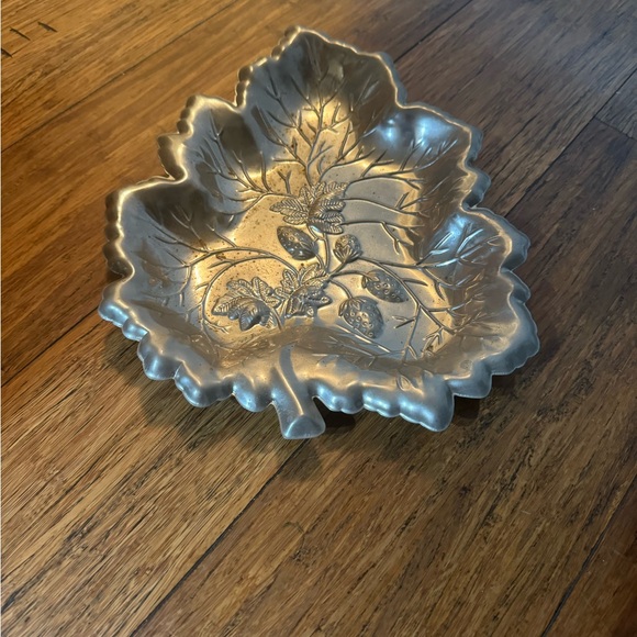 Vintage leaf dish - Picture 2 of 2
